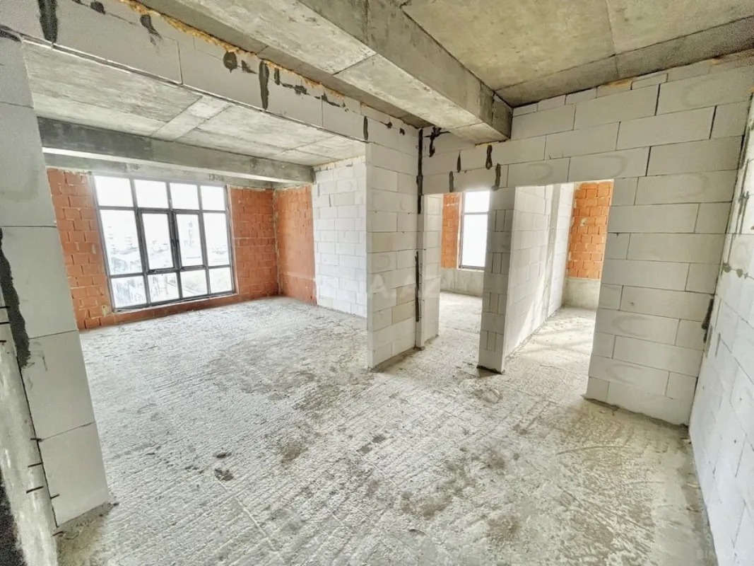 Satılır 3 otaqlı mənzil 124.3 m²