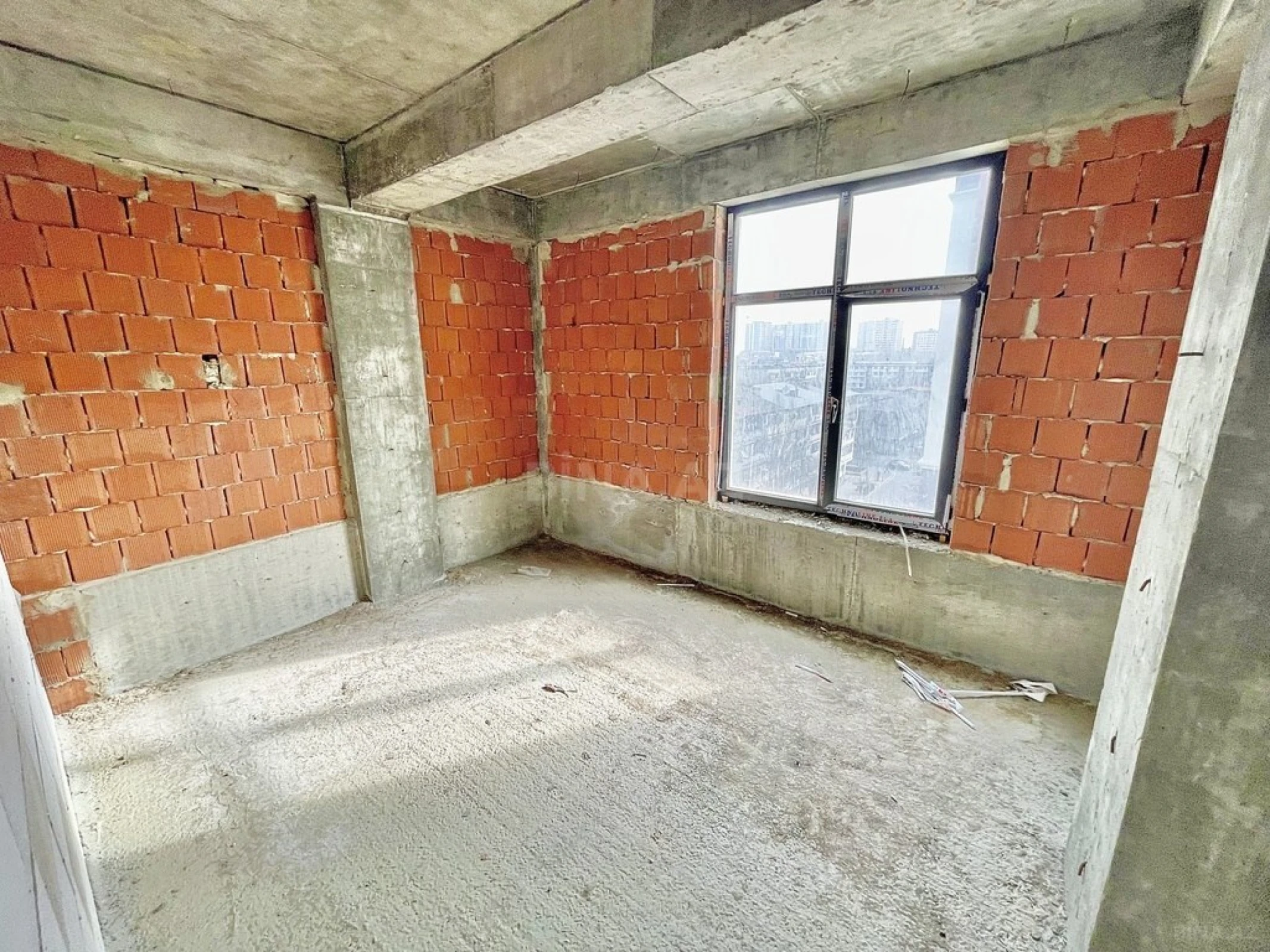 Satılır 3 otaqlı mənzil 124.3 m²