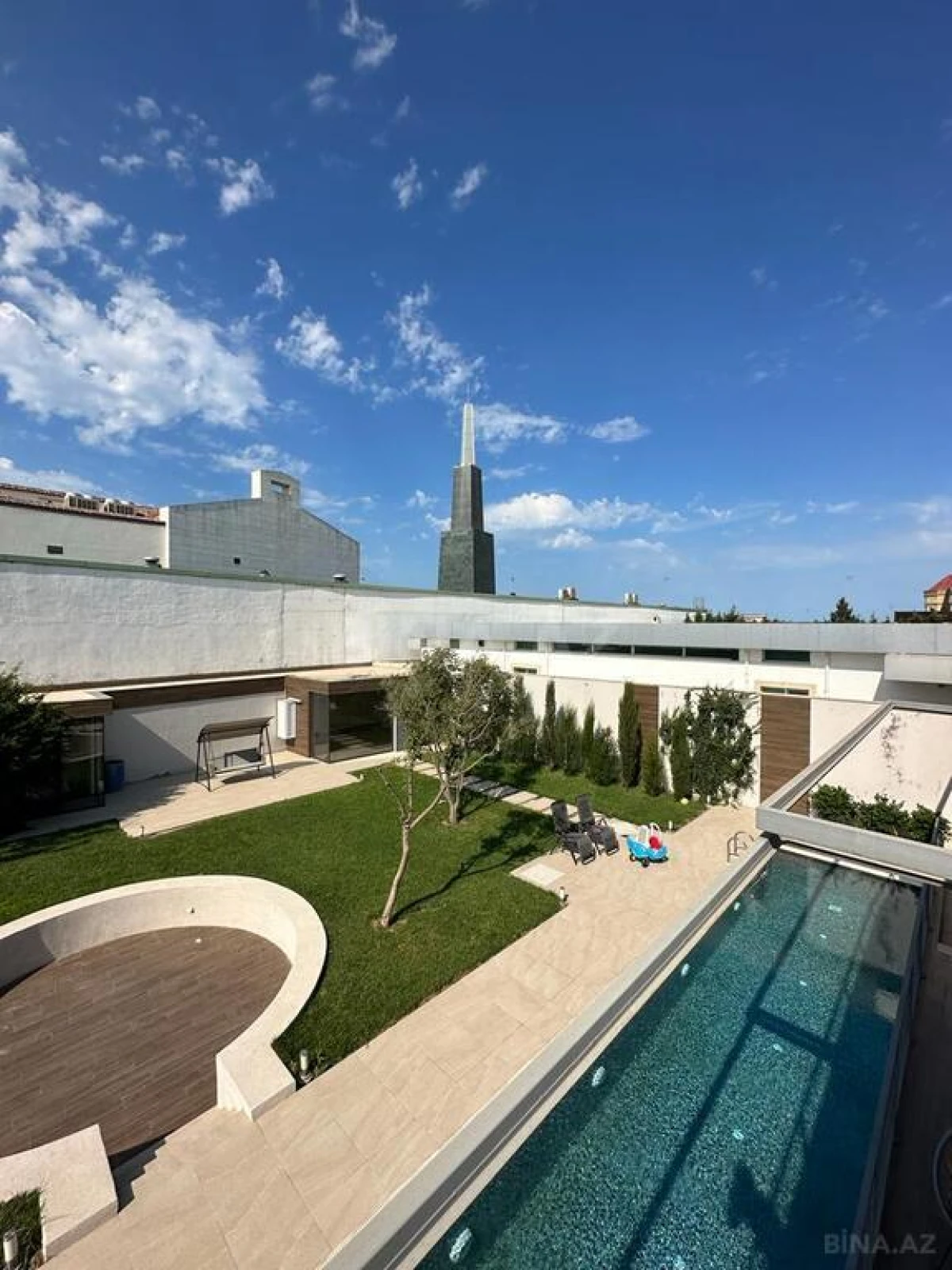 Satılır 7 otaqlı həyət evi 600 m²