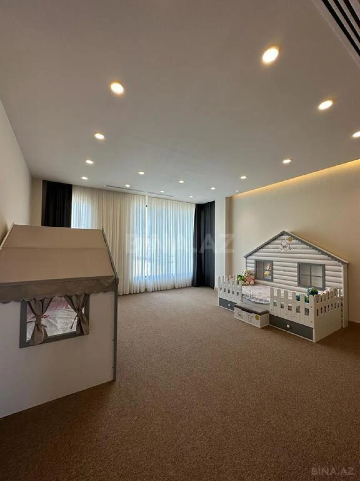 Satılır 7 otaqlı həyət evi 600 m²
