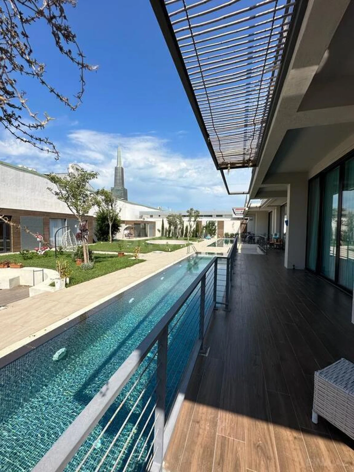 Satılır 7 otaqlı həyət evi 600 m²