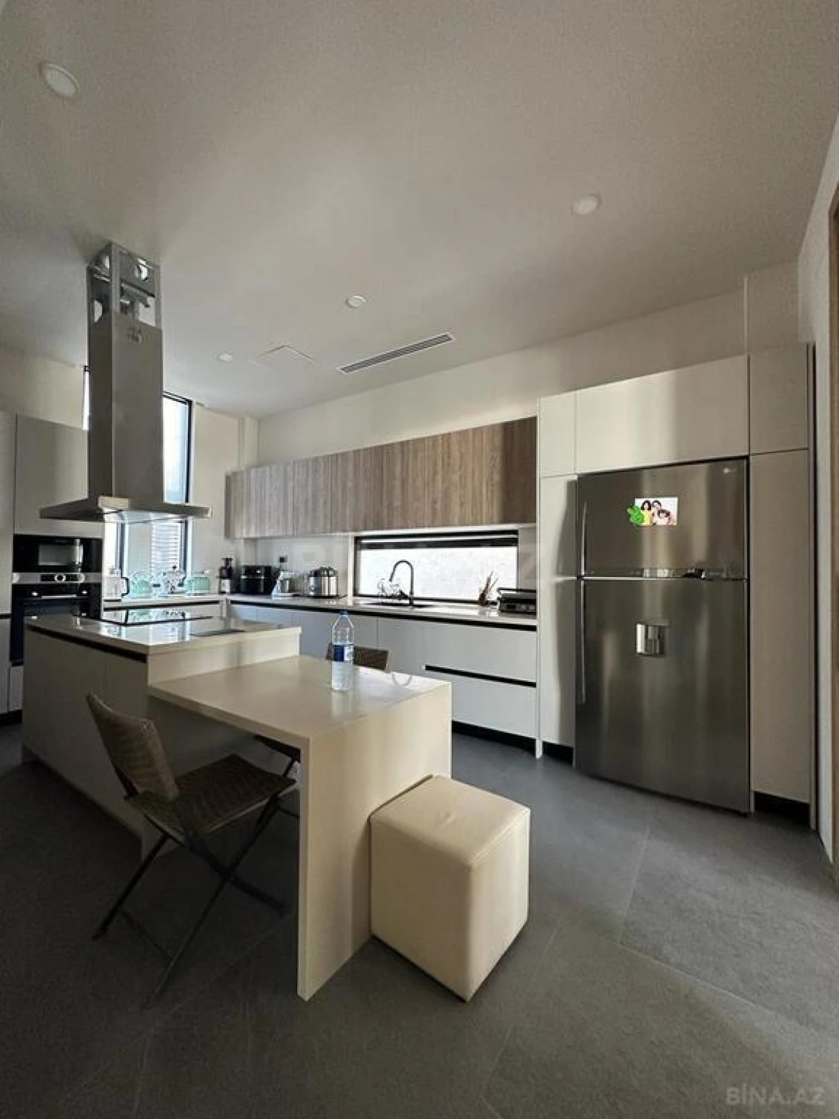 Satılır 7 otaqlı həyət evi 600 m²