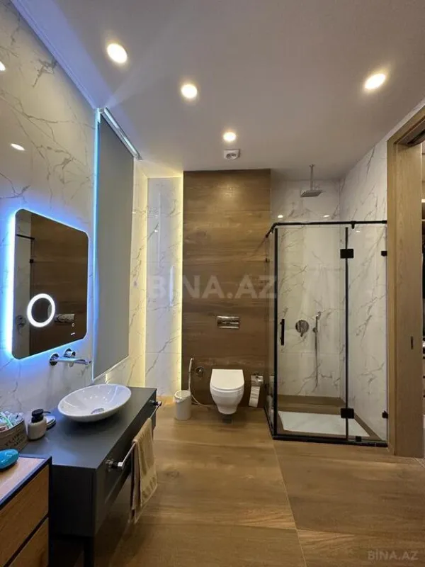 Satılır 7 otaqlı həyət evi 600 m²