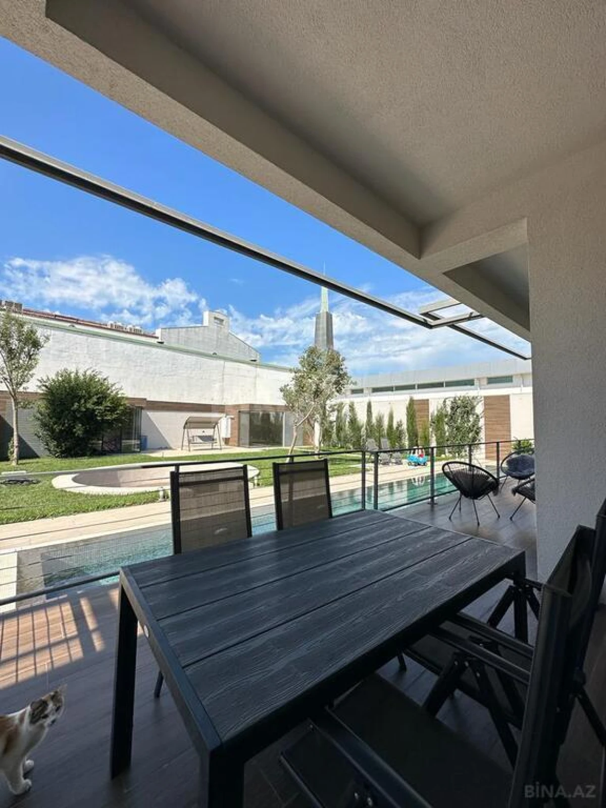 Satılır 7 otaqlı həyət evi 600 m²