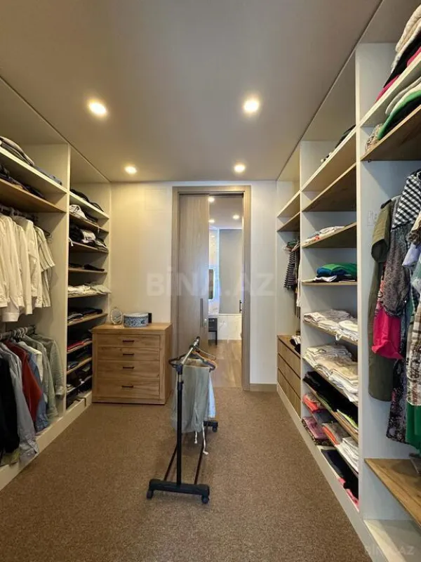 Satılır 7 otaqlı həyət evi 600 m²