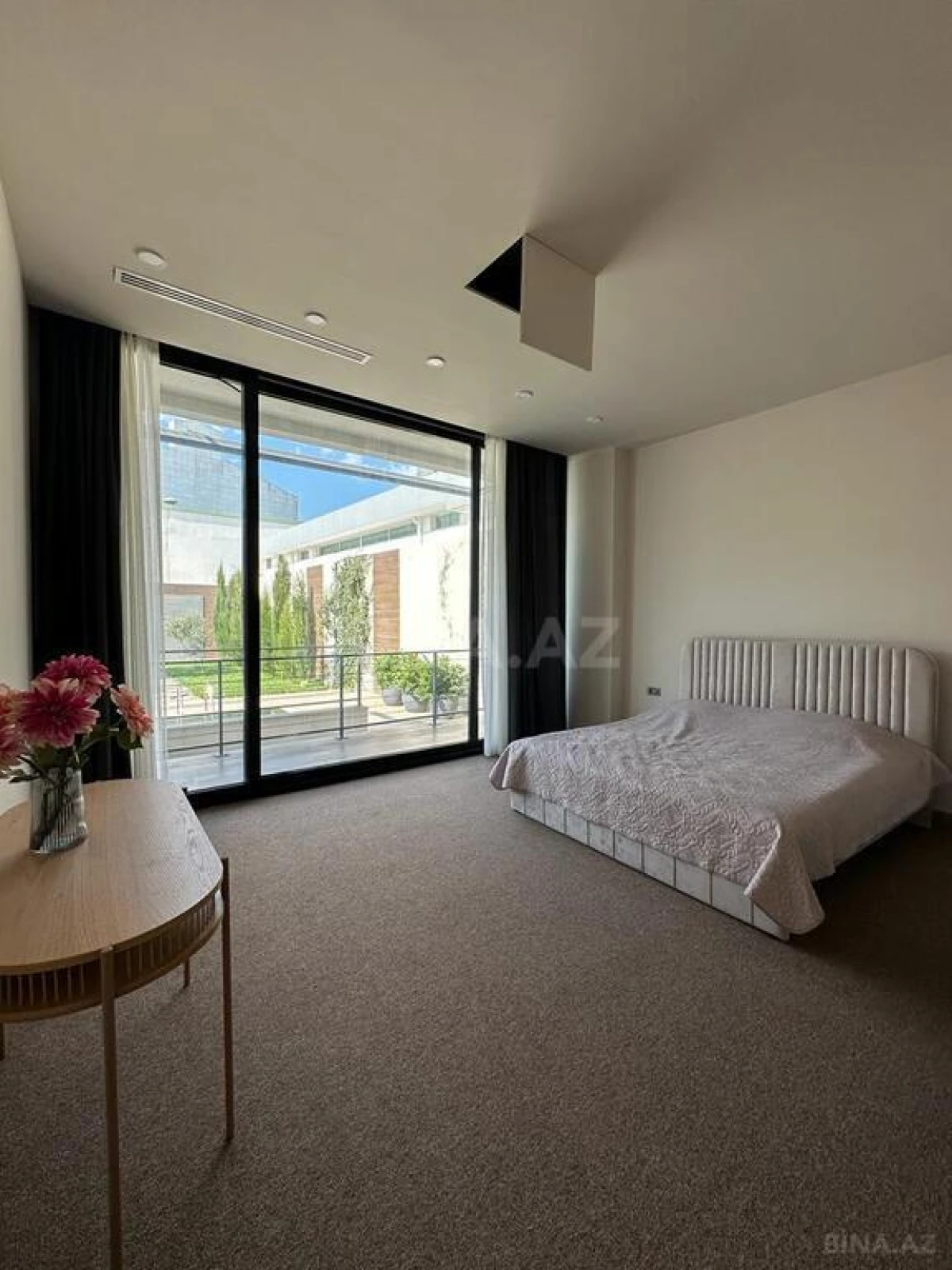 Satılır 7 otaqlı həyət evi 600 m²