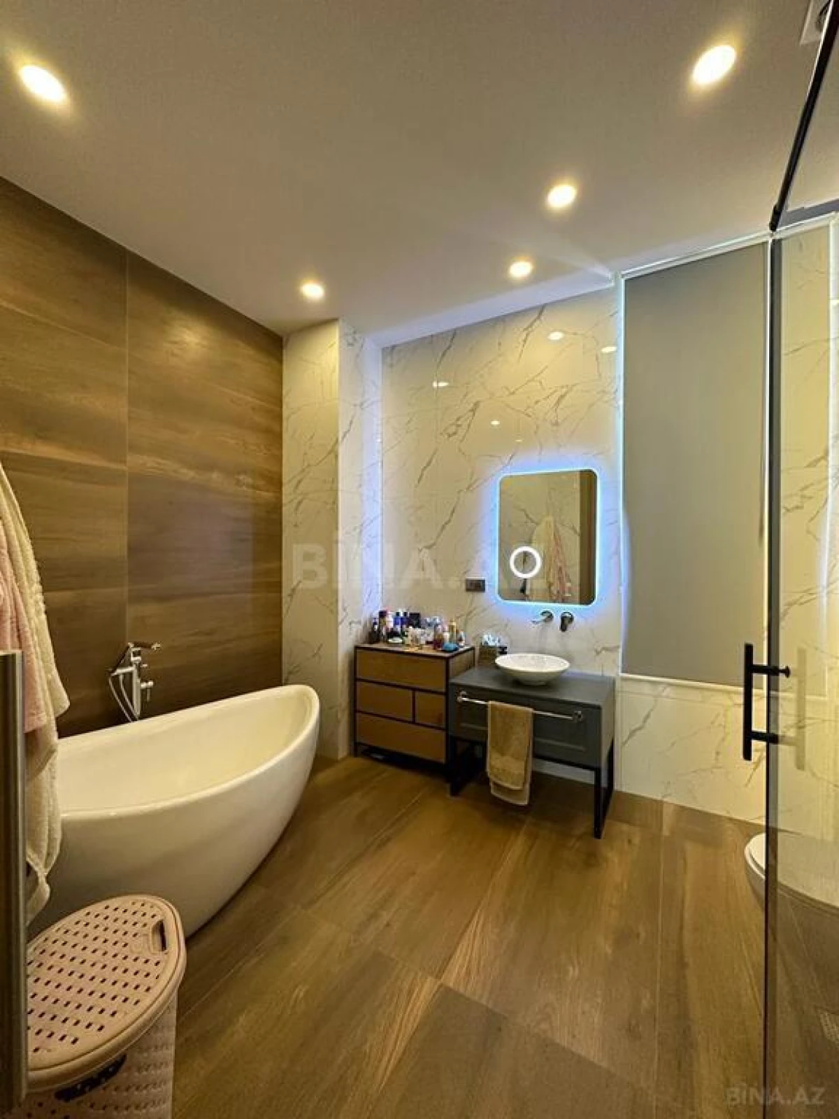 Satılır 7 otaqlı həyət evi 600 m²