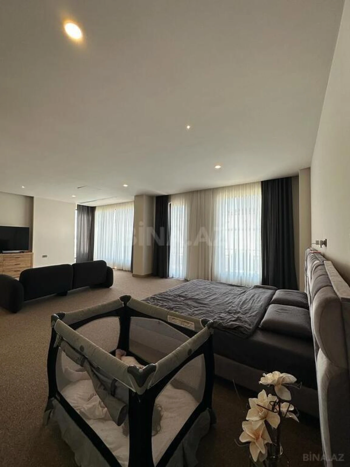 Satılır 7 otaqlı həyət evi 600 m²