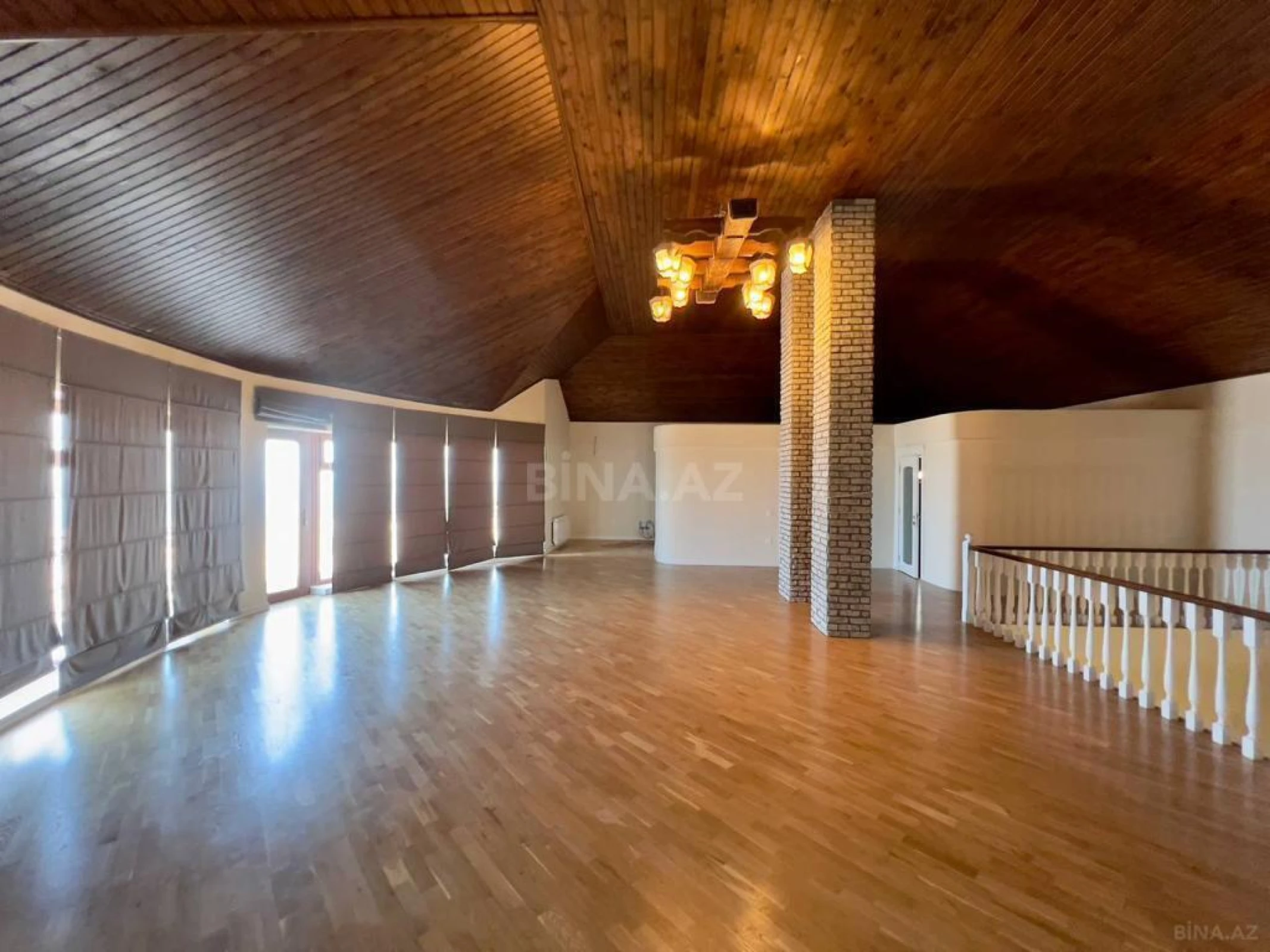 Satılır 6 otaqlı həyət evi 520 m²