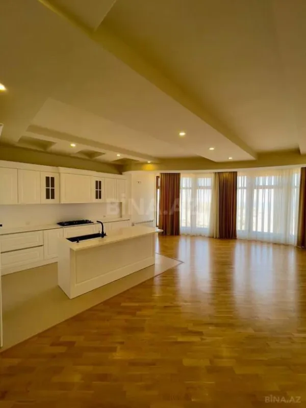 Satılır 6 otaqlı həyət evi 520 m²