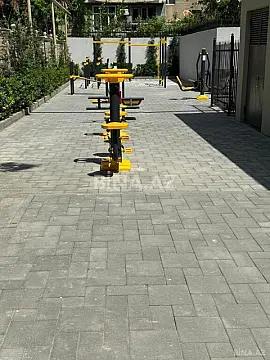 Satılır 4 otaqlı mənzil 166 m²