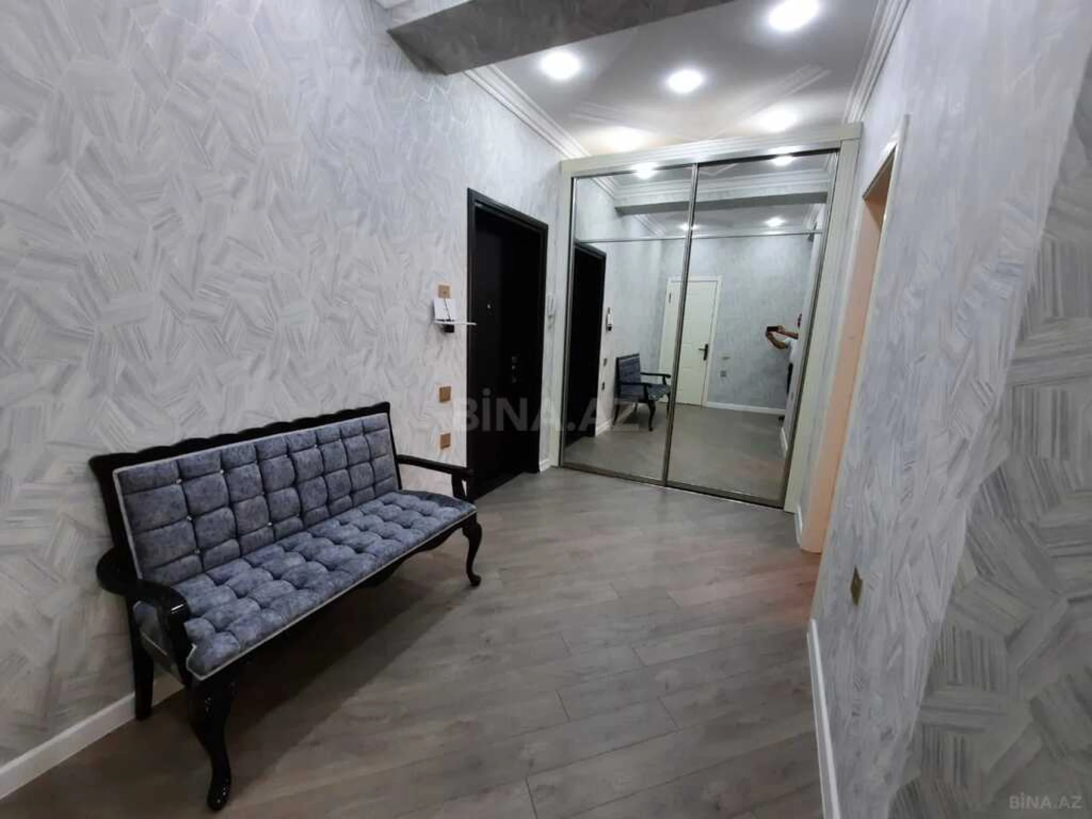 Satılır 2 otaqlı mənzil 90 m²