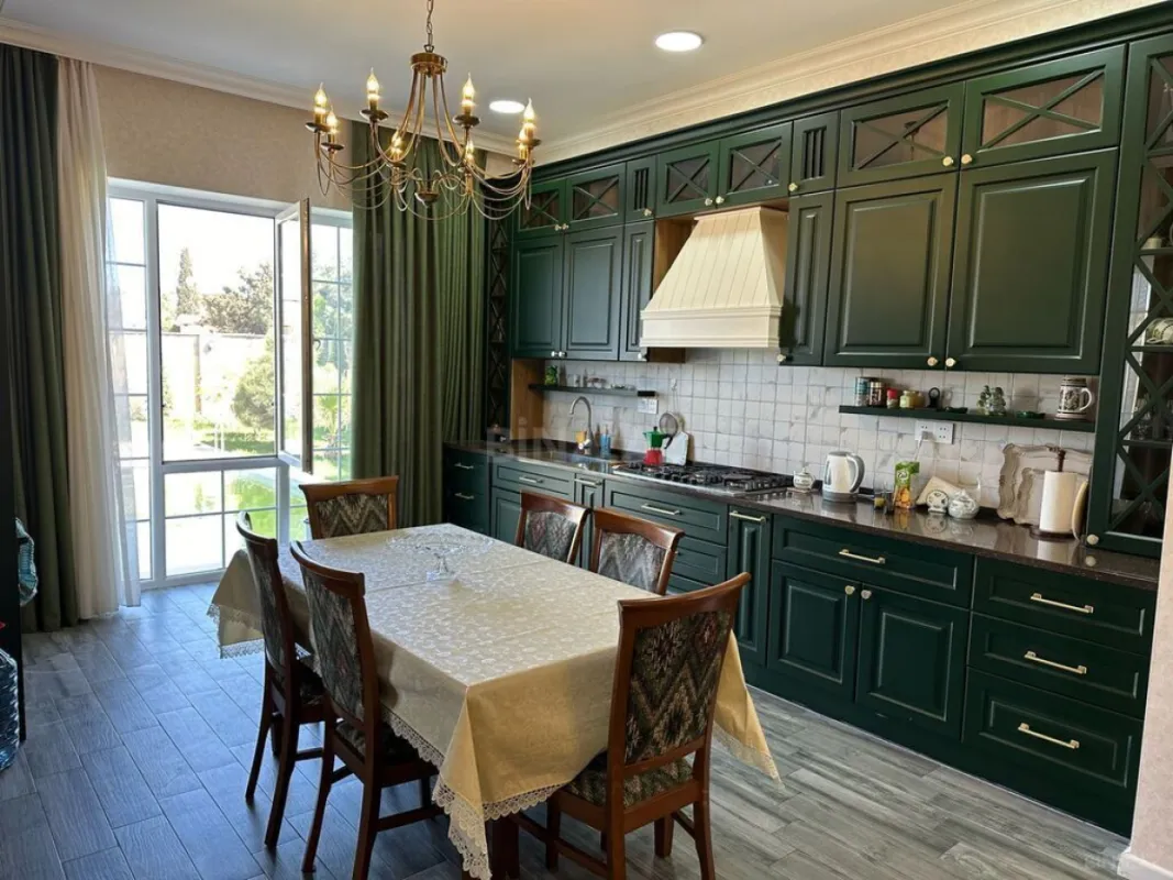 Kirayə verilir 4 otaqlı həyət evi 250 m²