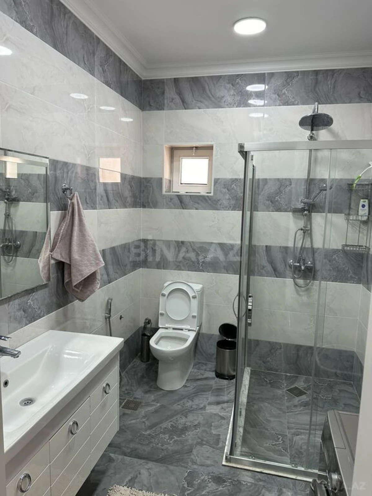 Kirayə verilir 4 otaqlı həyət evi 250 m²