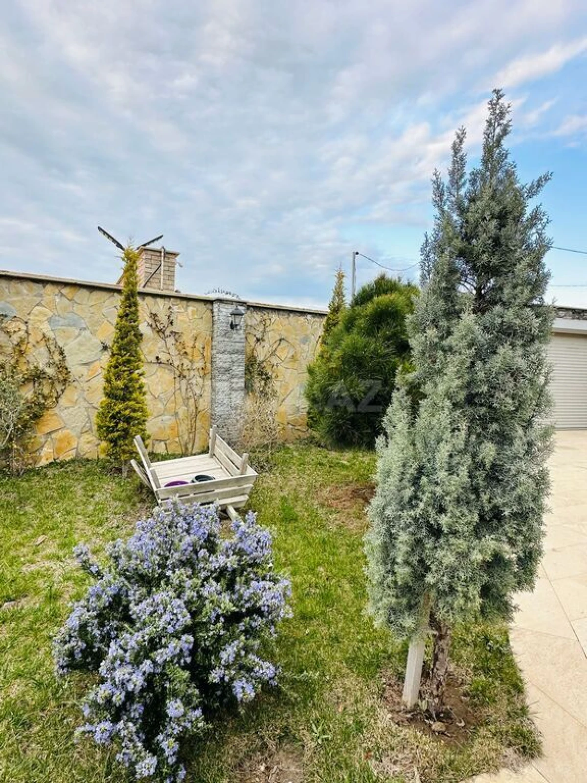 Kirayə verilir 4 otaqlı həyət evi 250 m²