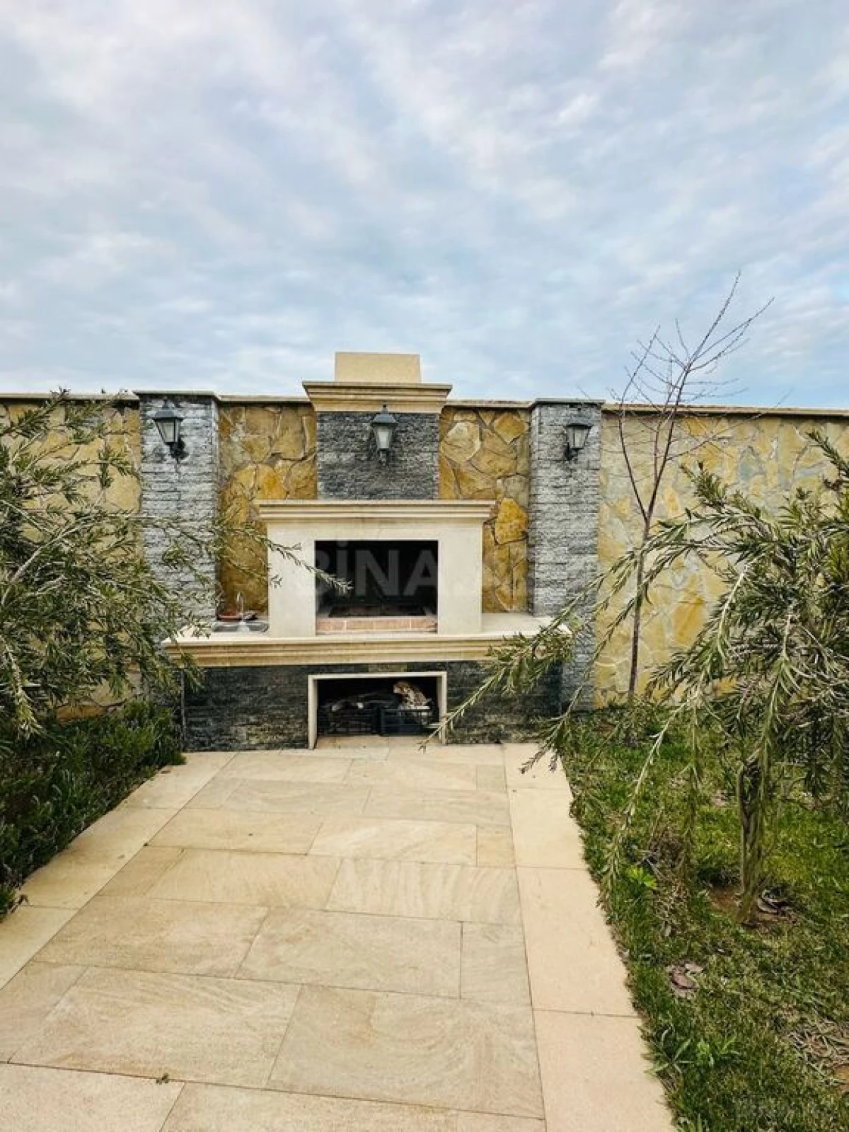 Kirayə verilir 4 otaqlı həyət evi 250 m²