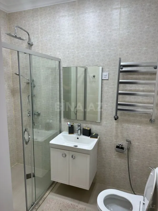 Kirayə verilir 4 otaqlı həyət evi 250 m²