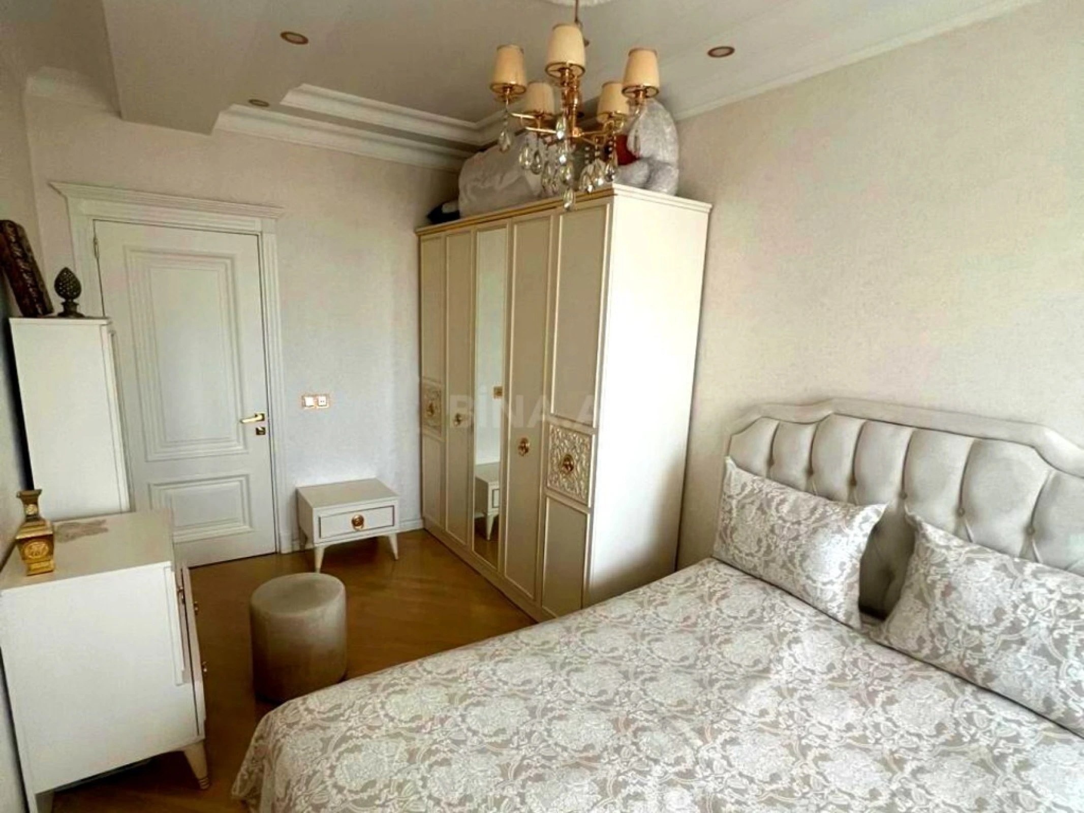 Satılır 3 otaqlı mənzil 90 m²