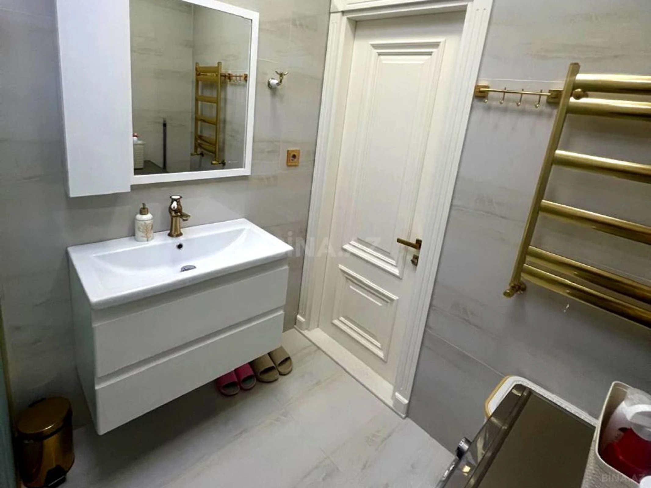 Satılır 3 otaqlı mənzil 90 m²