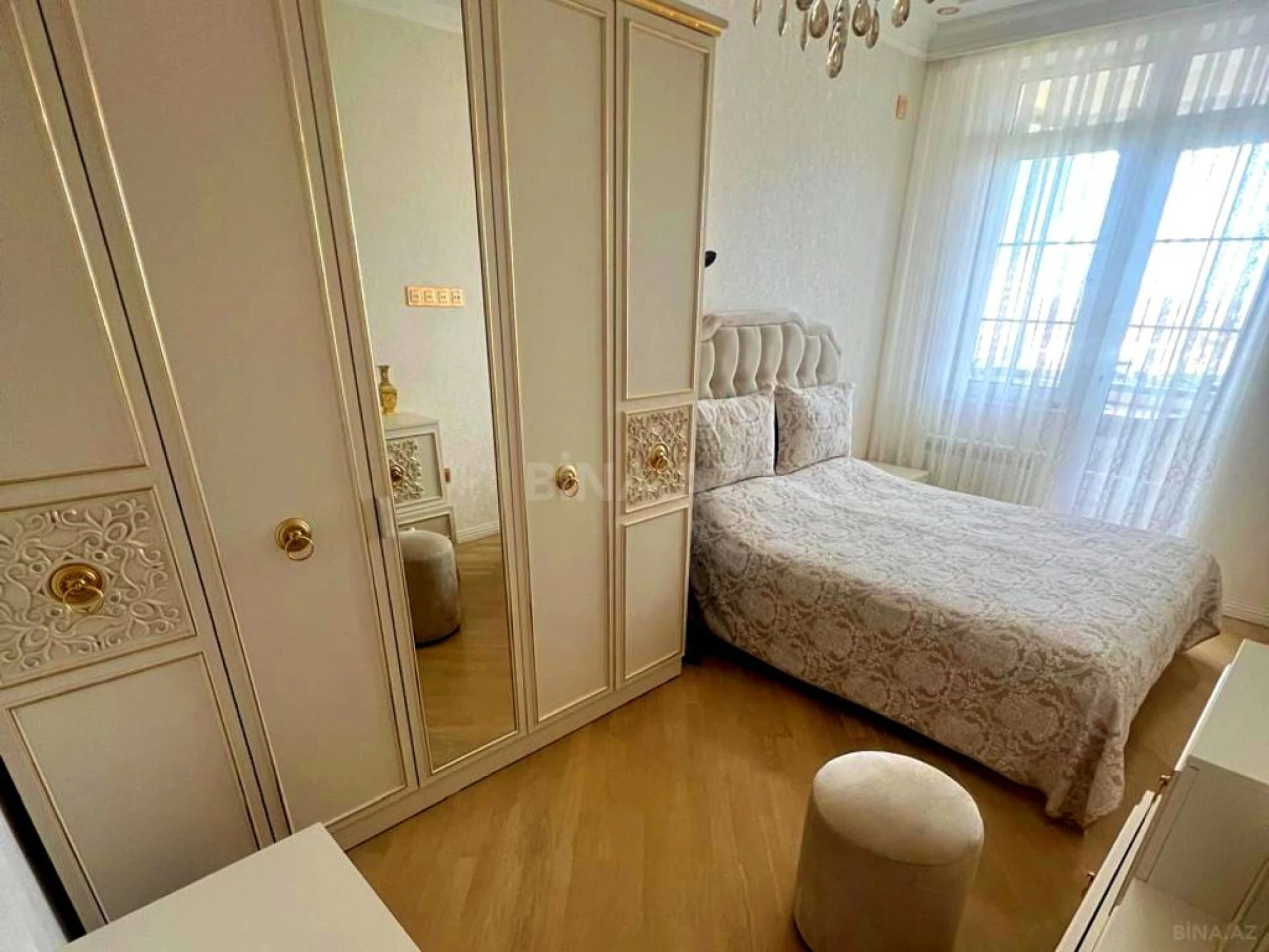 Satılır 3 otaqlı mənzil 90 m²