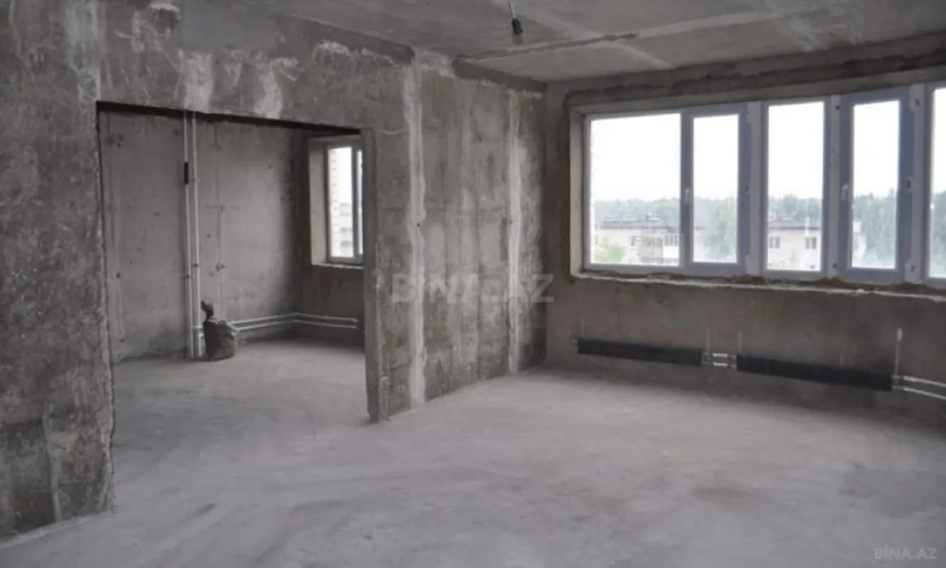 Satılır 4 otaqlı mənzil 241 m²