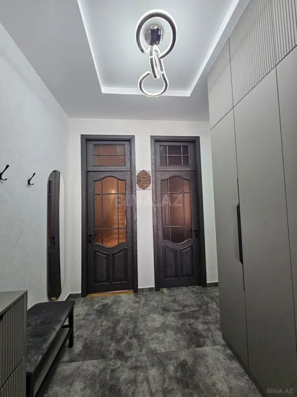 Satılır 10 otaqlı həyət evi 500 m²