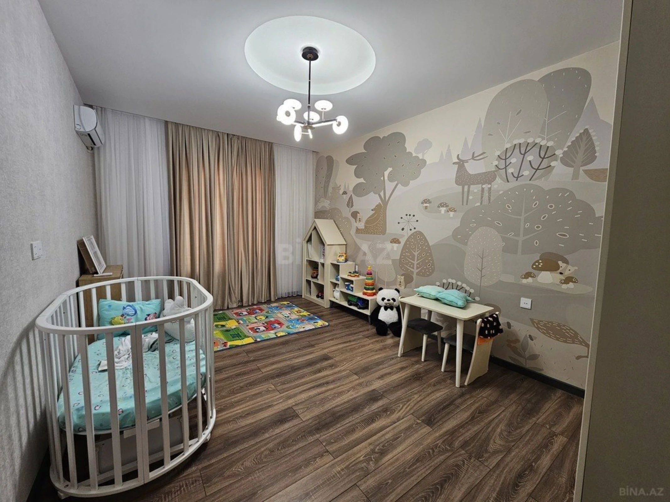 Satılır 10 otaqlı həyət evi 500 m²