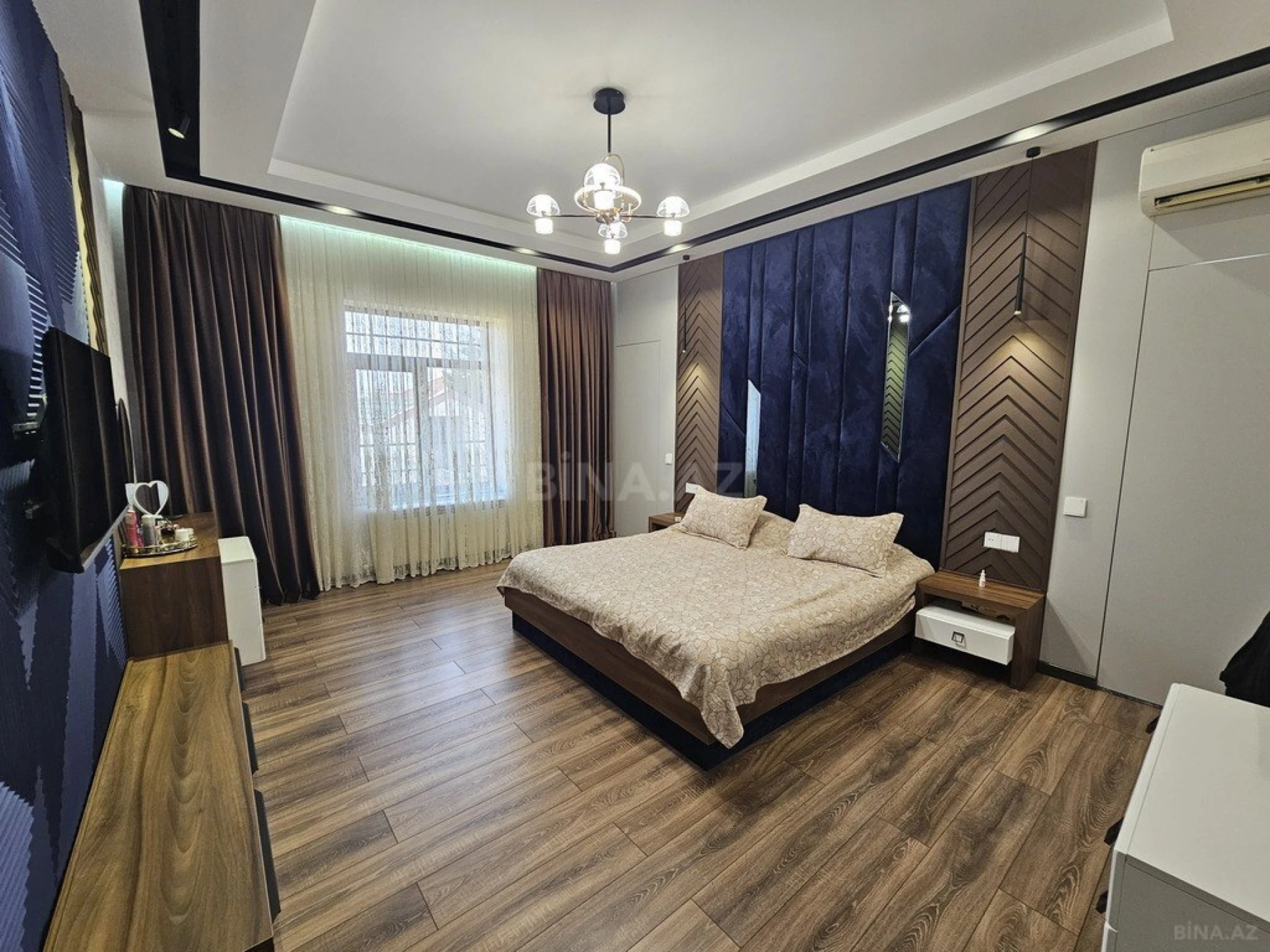 Satılır 10 otaqlı həyət evi 500 m²
