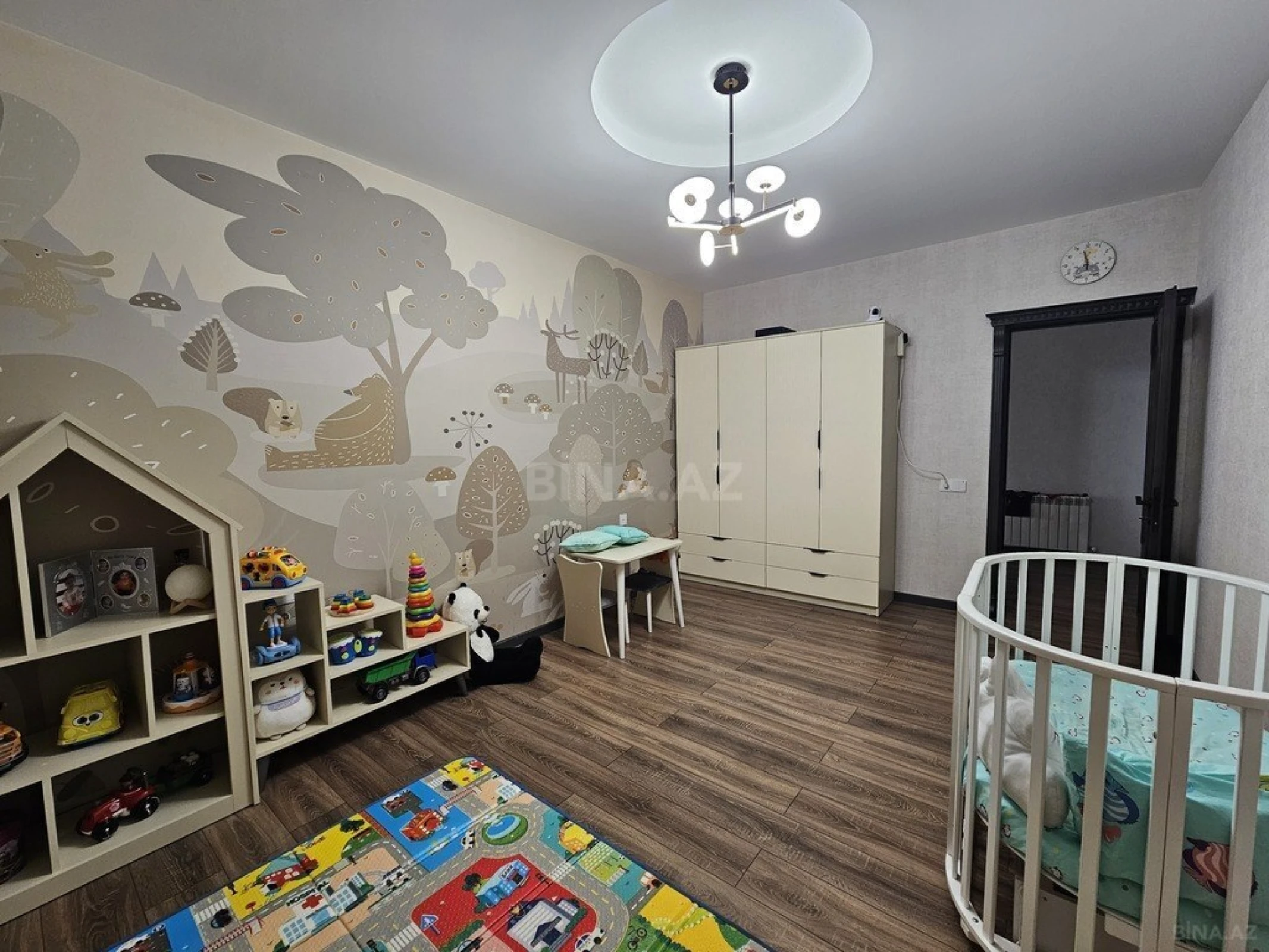 Satılır 10 otaqlı həyət evi 500 m²
