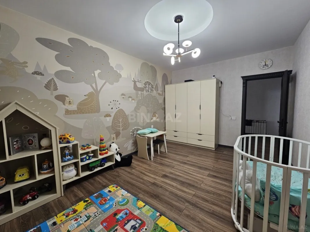 Satılır 10 otaqlı həyət evi 500 m²