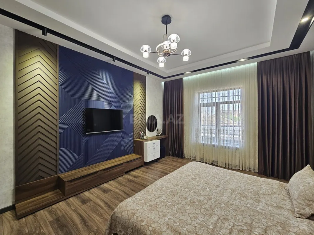 Satılır 10 otaqlı həyət evi 500 m²