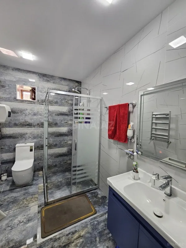 Satılır 10 otaqlı həyət evi 500 m²