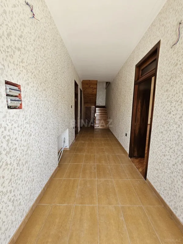 Satılır 6 otaqlı həyət evi 440 m²
