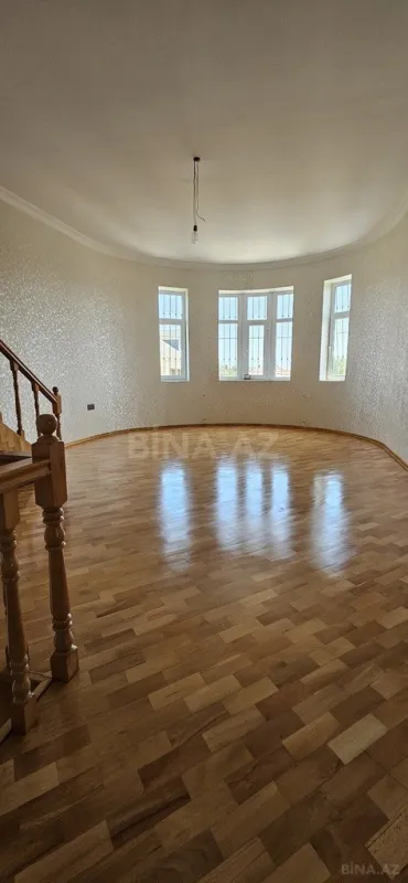 Satılır 6 otaqlı həyət evi 440 m²