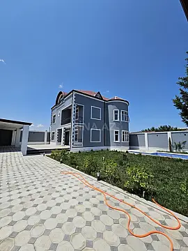 Satılır 6 otaqlı həyət evi 440 m²