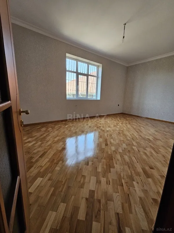 Satılır 6 otaqlı həyət evi 440 m²