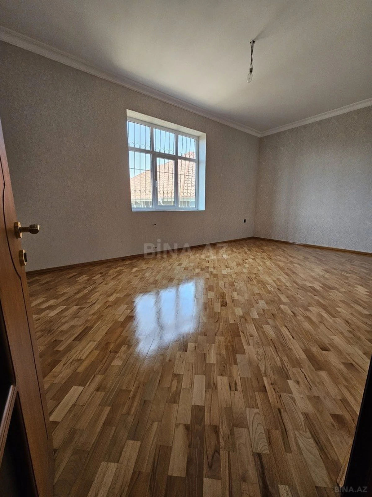 Satılır 6 otaqlı həyət evi 440 m²