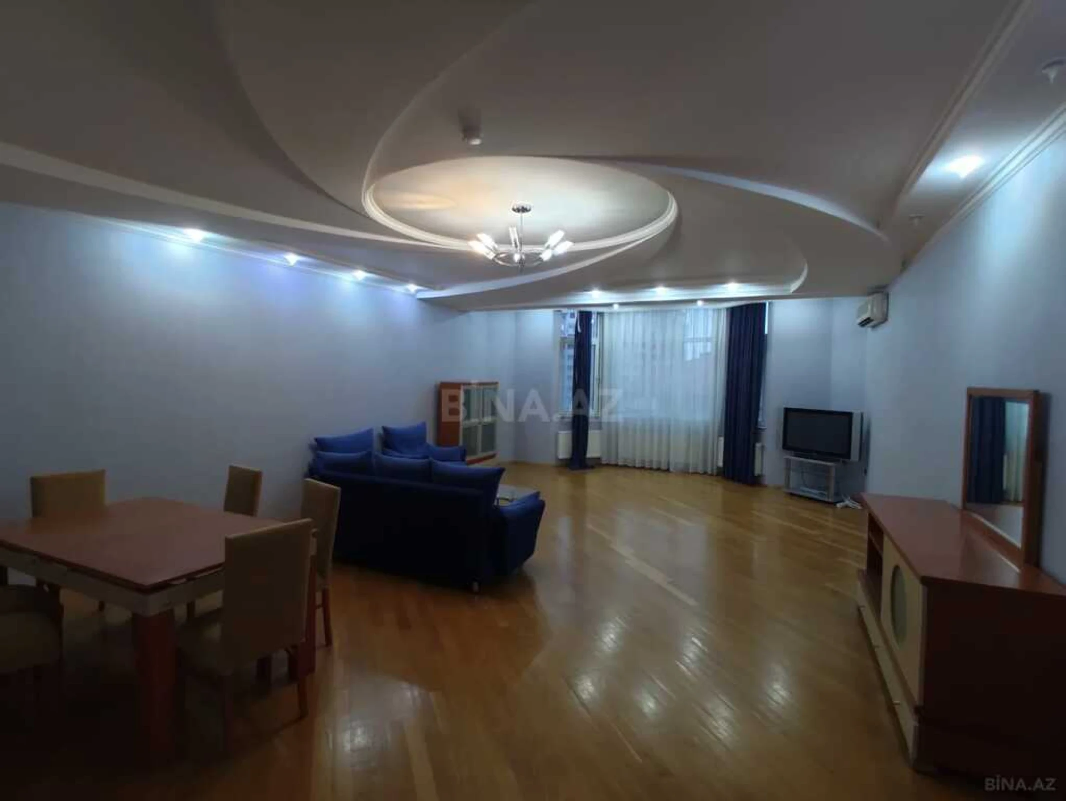 Kirayə verilir 3 otaqlı mənzil 137 m²