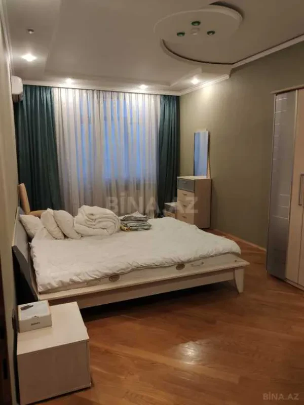 Kirayə verilir 3 otaqlı mənzil 137 m²