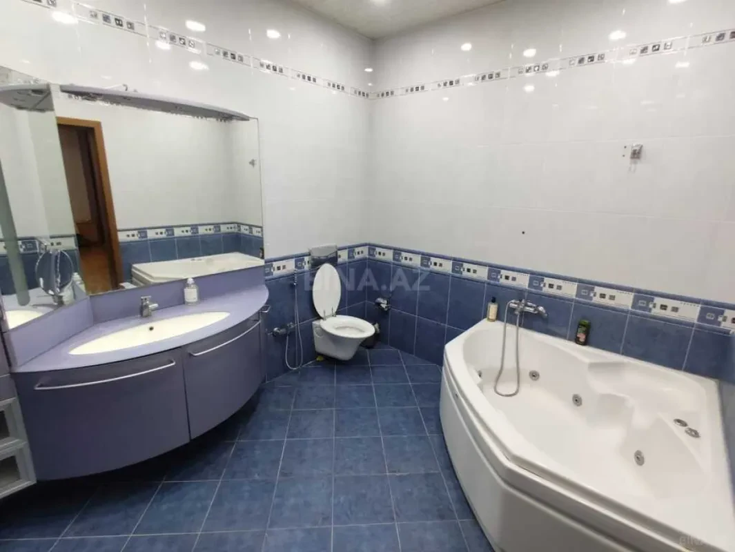 Kirayə verilir 3 otaqlı mənzil 137 m²