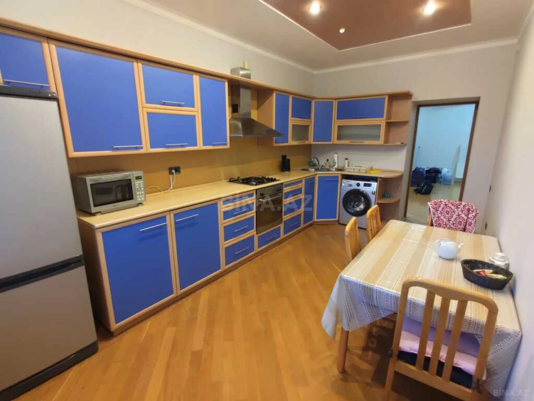 Kirayə verilir 3 otaqlı mənzil 137 m²