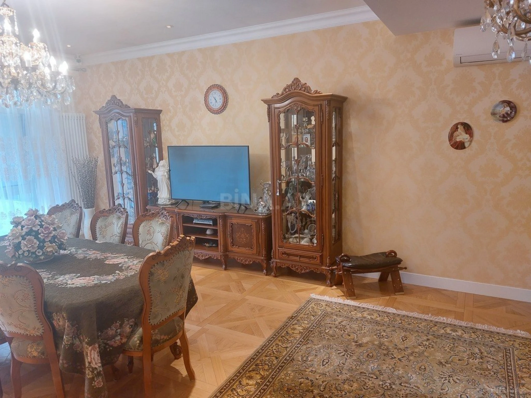 Satılır 3 otaqlı mənzil 132 m²