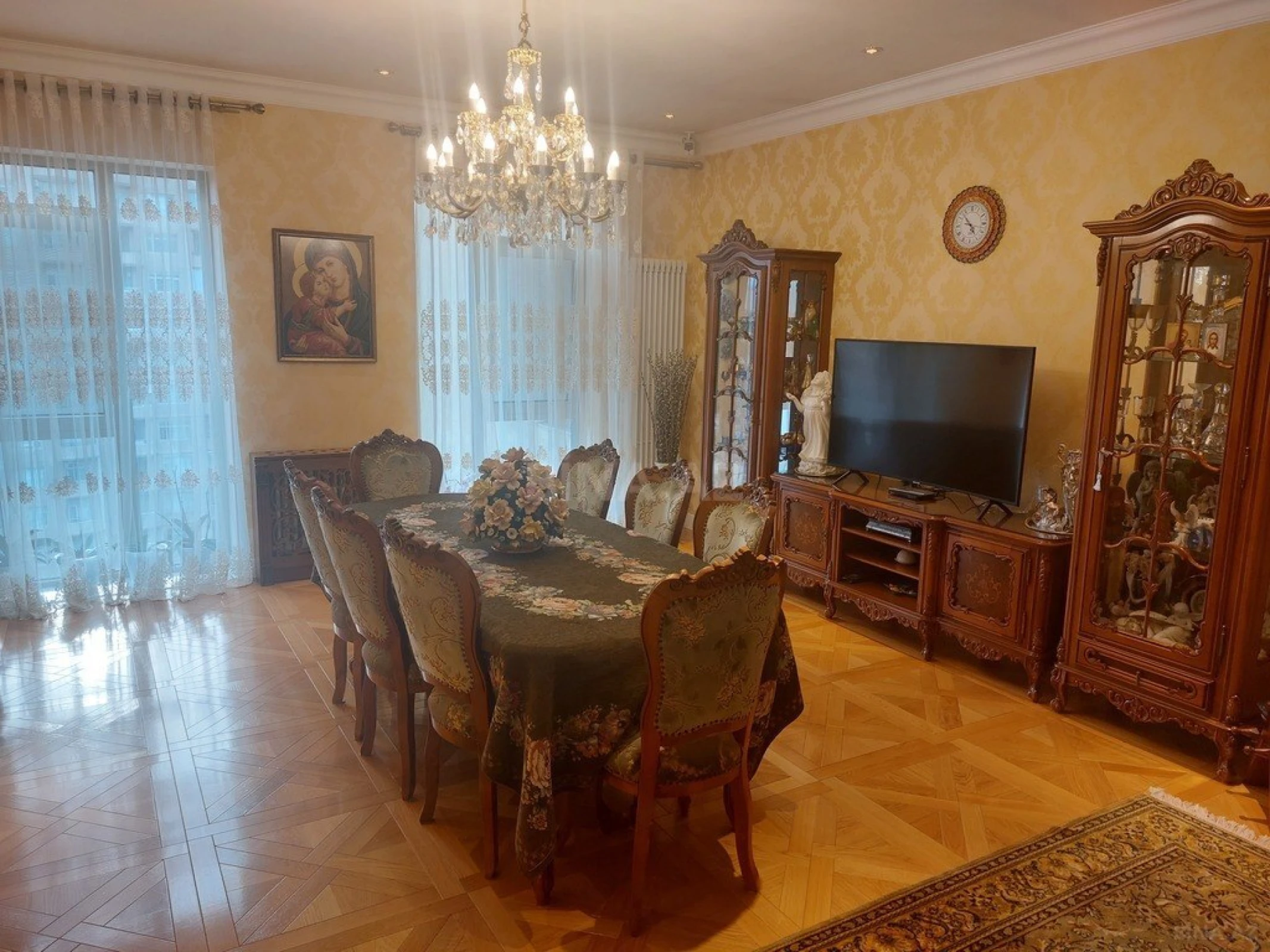 Satılır 3 otaqlı mənzil 132 m²