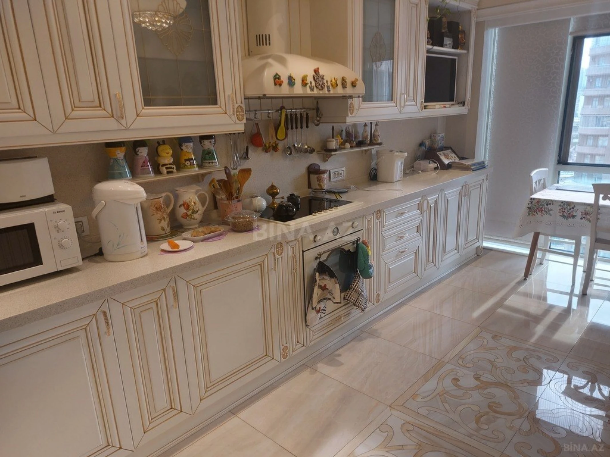 Satılır 3 otaqlı mənzil 132 m²