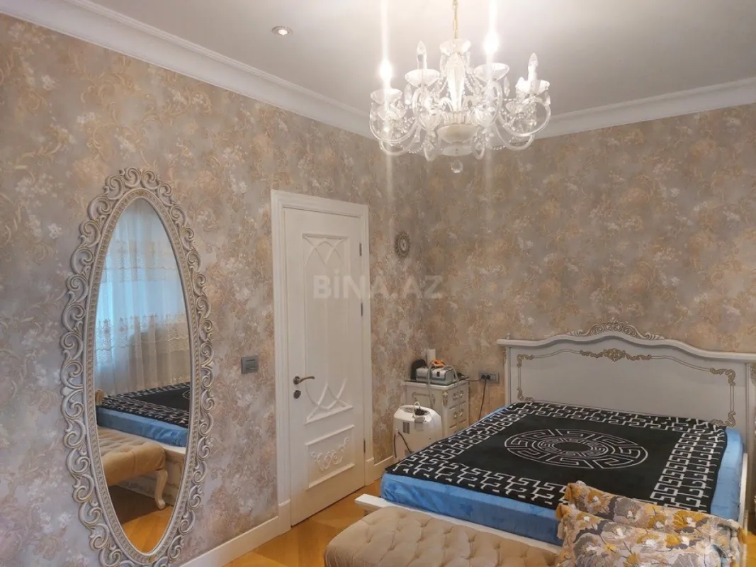 Satılır 3 otaqlı mənzil 132 m²