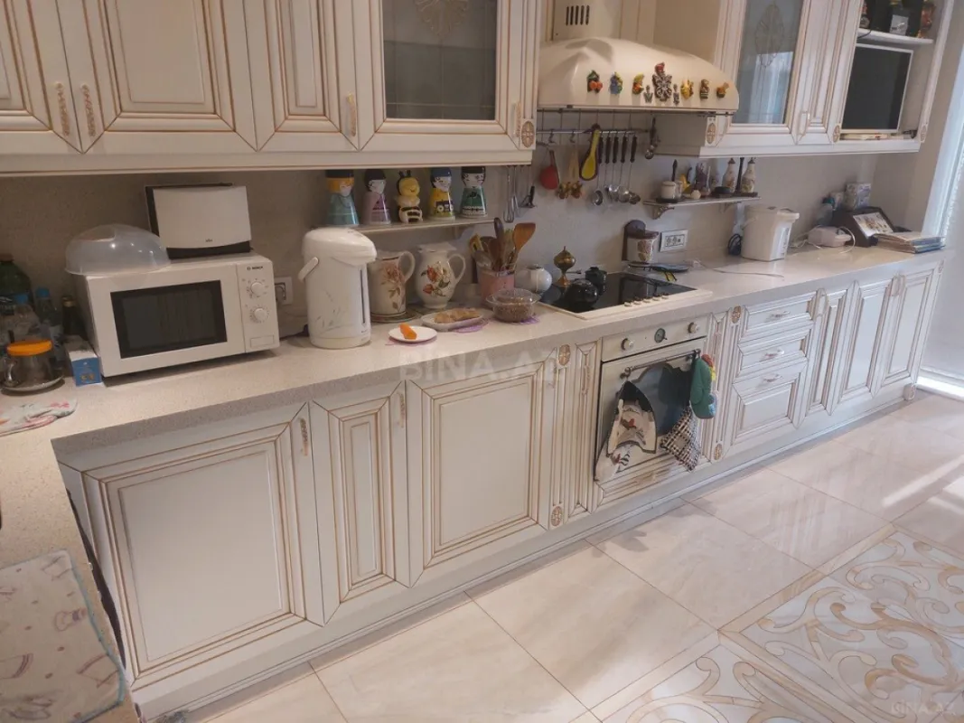 Satılır 3 otaqlı mənzil 132 m²