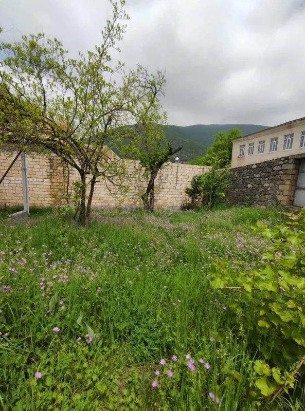 Satılır 8 otaqlı həyət evi 160 m²