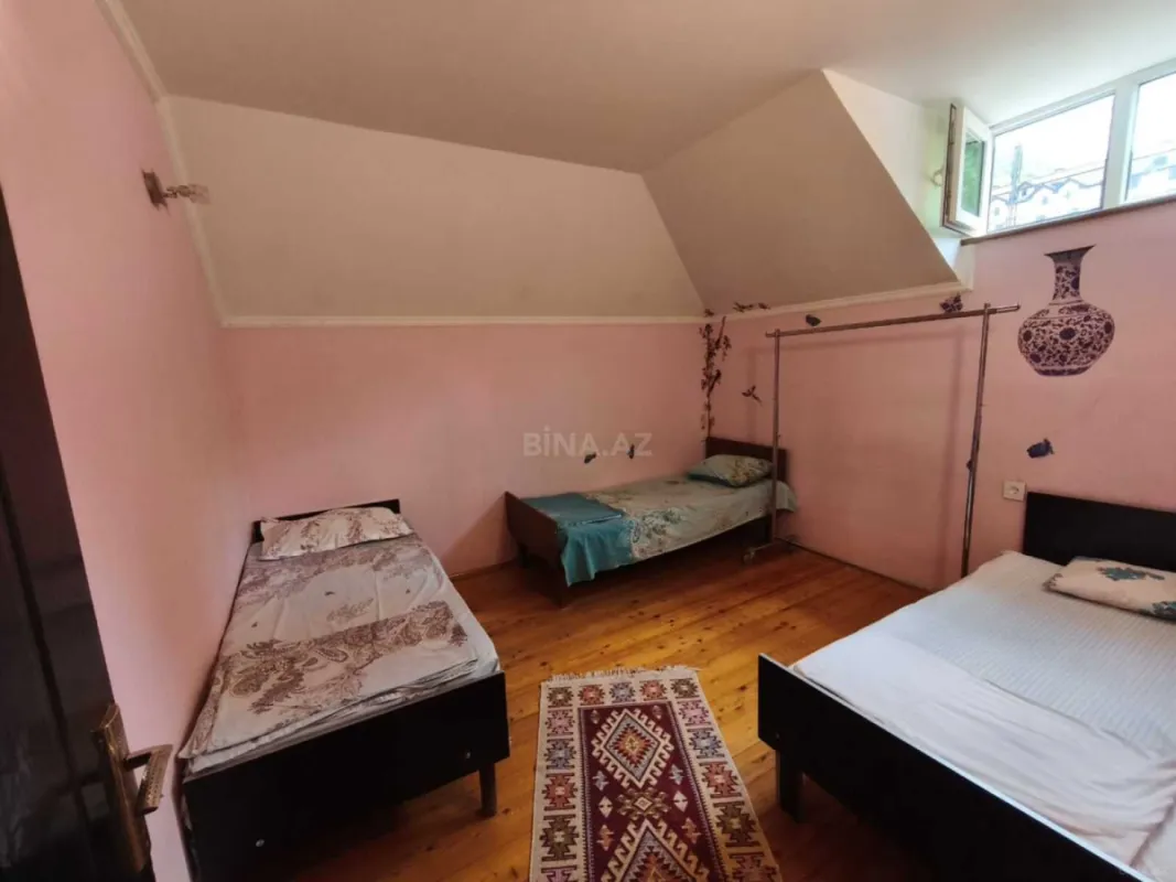 Satılır 8 otaqlı həyət evi 160 m²