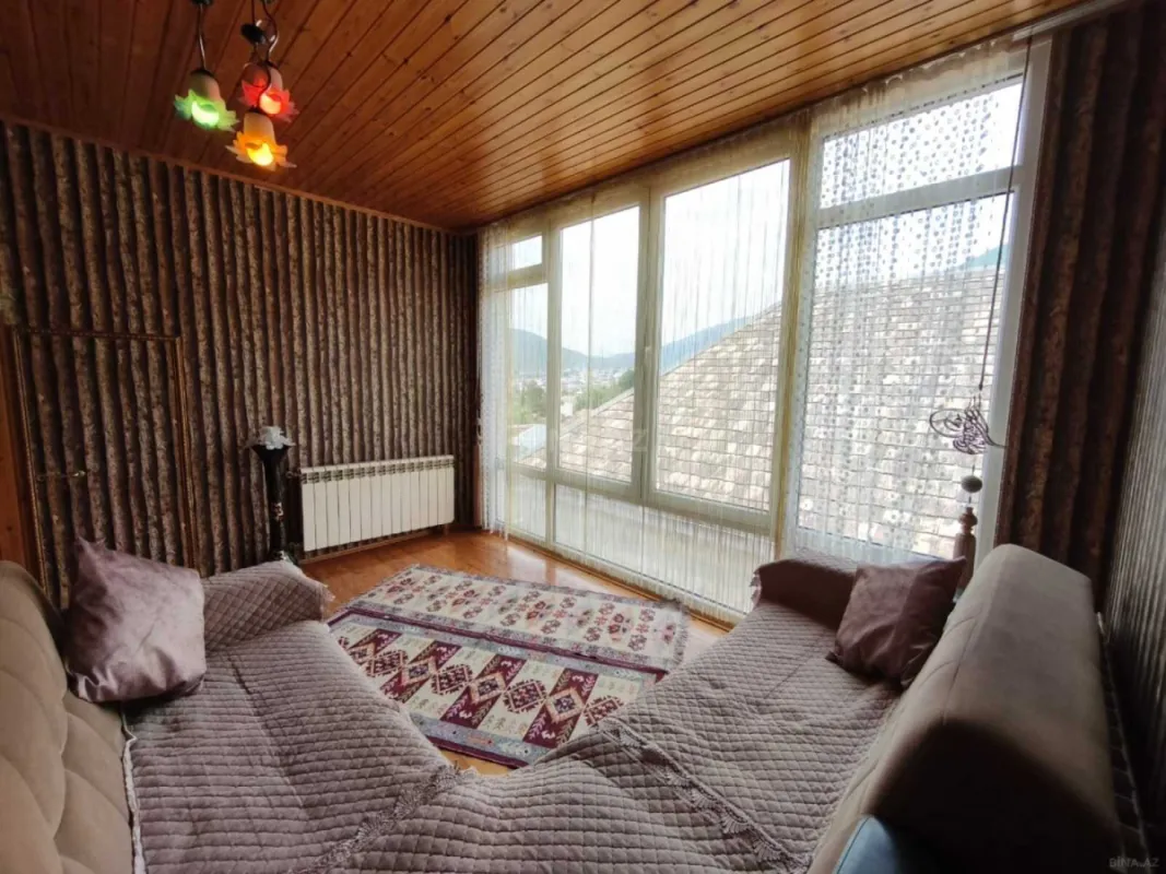 Satılır 8 otaqlı həyət evi 160 m²