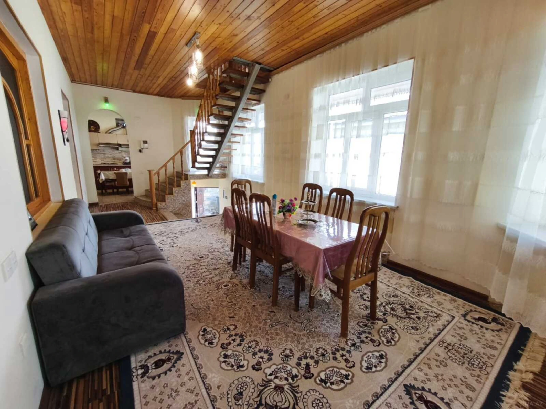Satılır 8 otaqlı həyət evi 160 m²